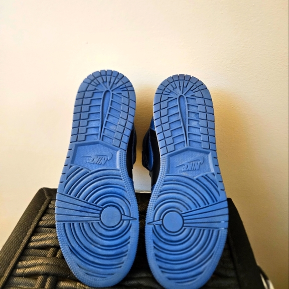 Air Jordan 1 Mid - Picture 4 of 5